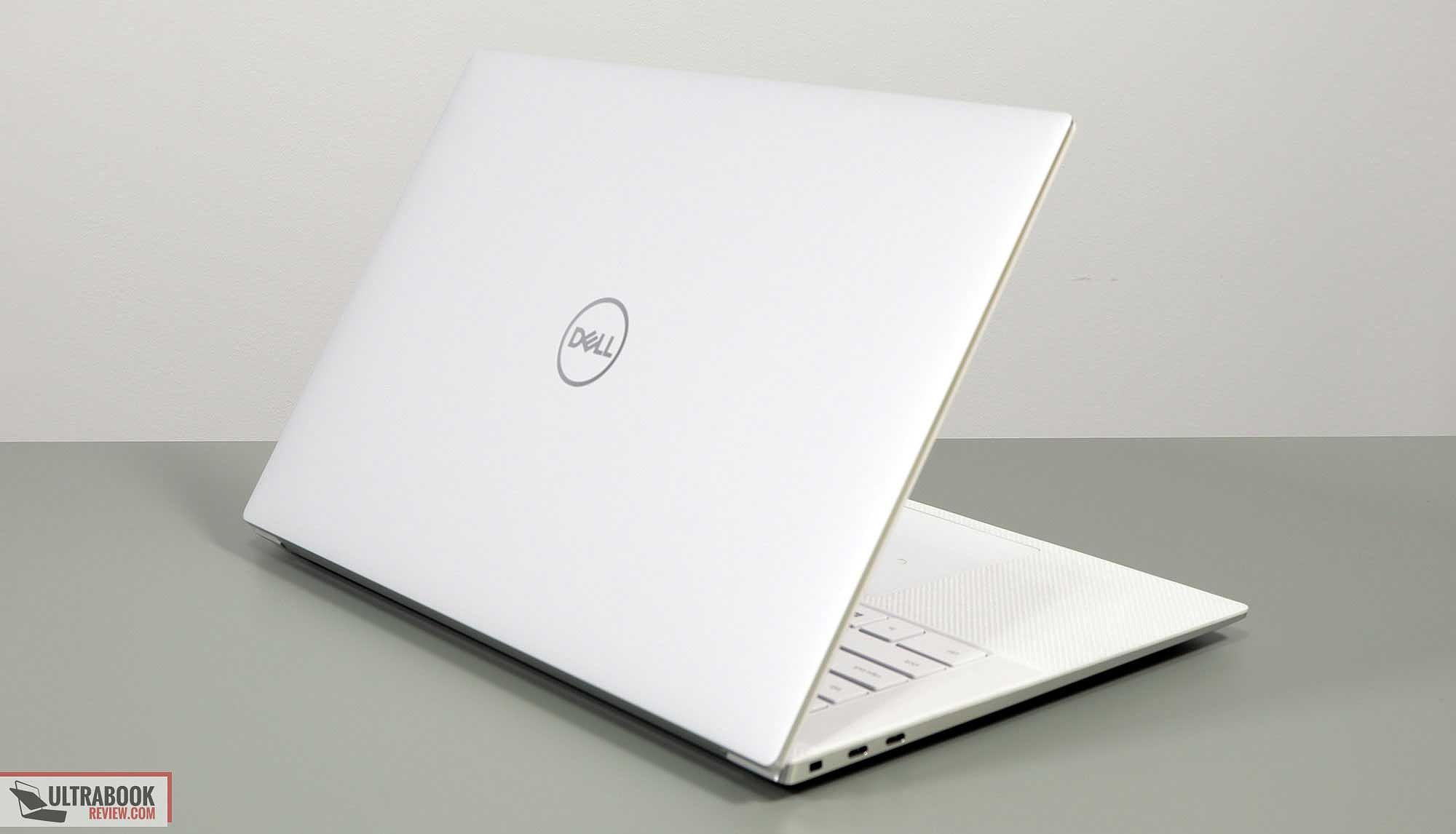 Dell XPS 15 9520 showcasing connectivity options